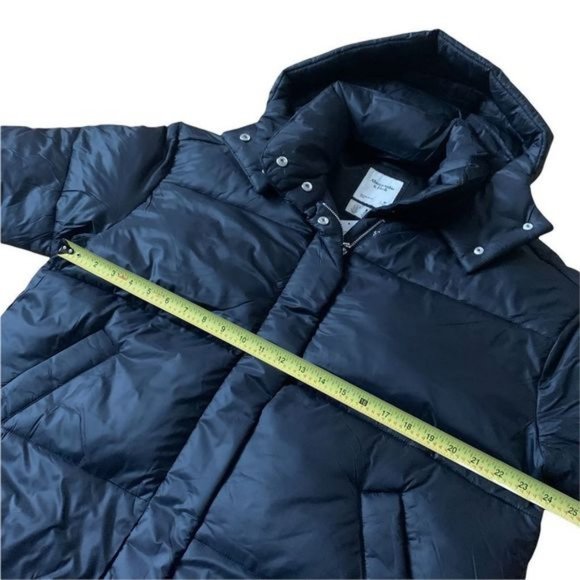 New Abercrombie & Fitch Oversized Puffer Jacket Size Medium - Picture 10 of 11